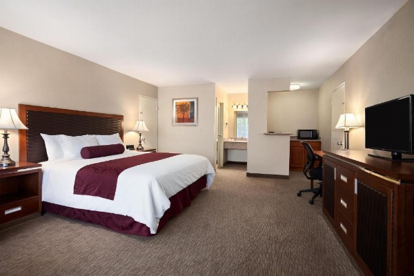 Ramada by Wyndham Sunnyvale/Silicon Valley image 19