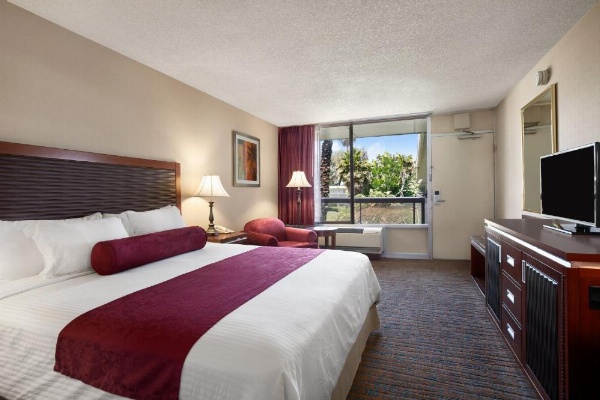 Ramada by Wyndham Sunnyvale/Silicon Valley image 7